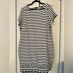 Talbots white with black stripe dress and embroidery detail at hem